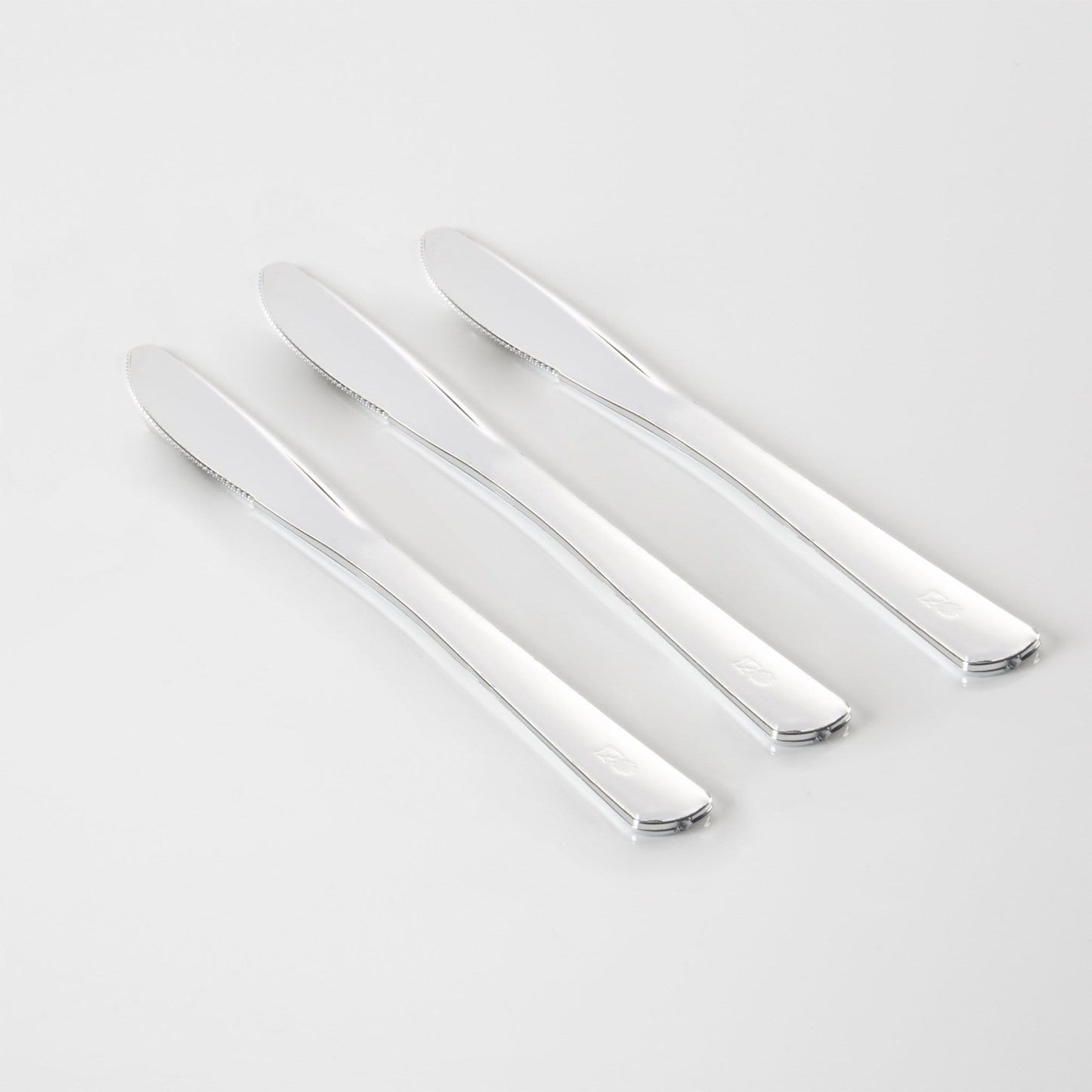 Classic Design Silver Plastic Knives | 20 Knives - SimplySoiree